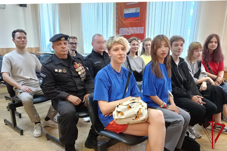 В транспортном ОМОН «Балтика» Росгвардии прошла встреча с представителями молодежного волонтерского движения