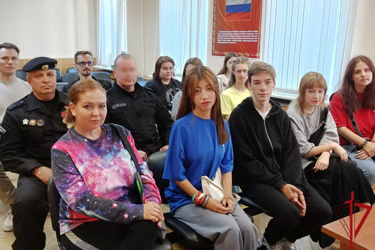 В транспортном ОМОН «Балтика» Росгвардии прошла встреча с представителями молодежного волонтерского движения