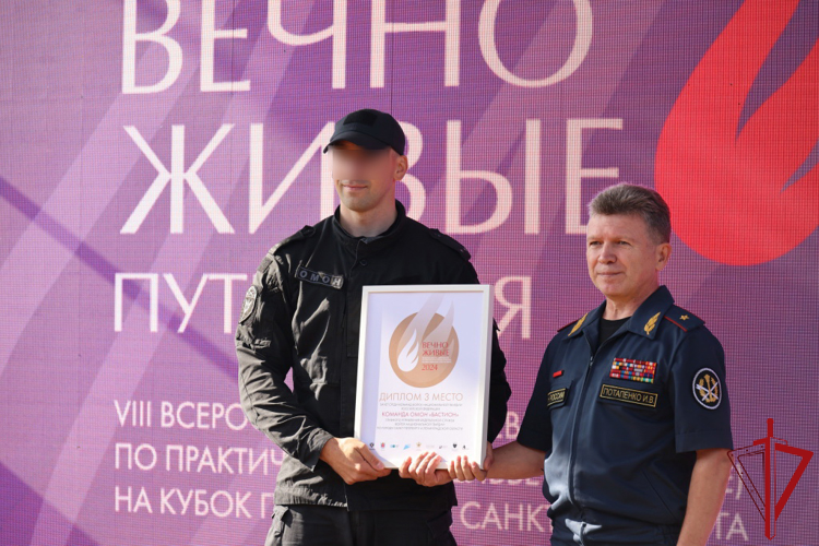 В Санкт-Петербурге прошла торжественная церемония награждения победителей VIII Всероссийских соревнований по практической стрельбе «Вечно живые»