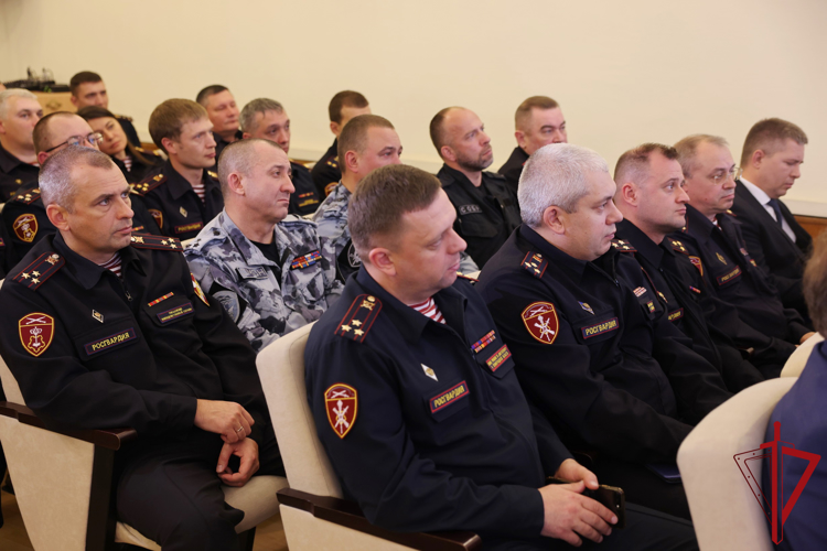 В Санкт-Петербурге командующий Северо-Западным округом Росгвардии поздравил личный состав территориального органа с Днем образования