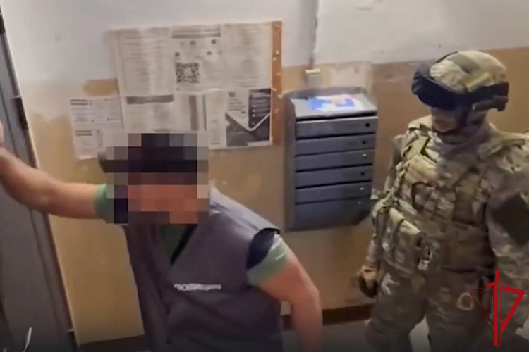 Сотрудники СОБР оказали содействие полиции в задержании гражданина, подозреваемого в мошеннической деятельности