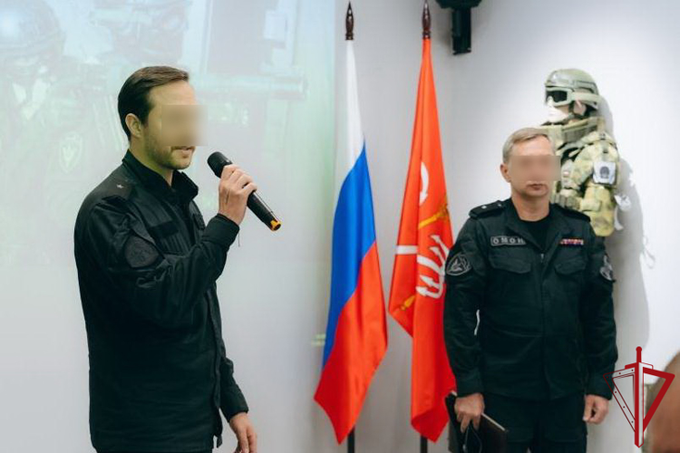 Сотрудники спецподразделений ГУ Росгвардии провели встречу с молодёжью Московского района