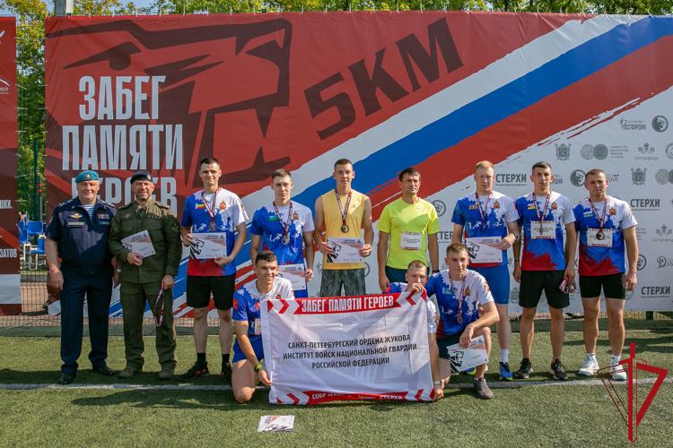 В Санкт-Петербурге прошёл ежегодный легкоатлетический забег памяти Героев