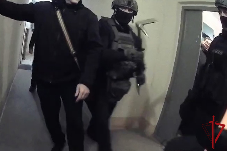 При силовой поддержке ОМОН «Балтика» (на транспорте) Росгвардии задержаны подозреваемые в умышленном повреждении железнодорожного оборудования