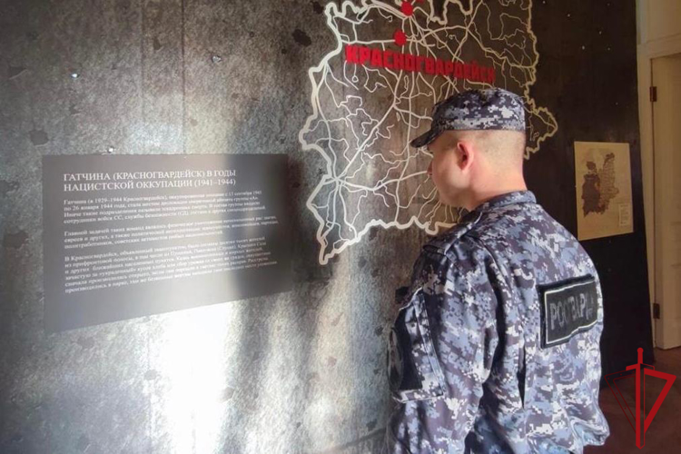 В Ленинградской области сотрудники Росгвардии посетили музей-заповедник «Гатчина»