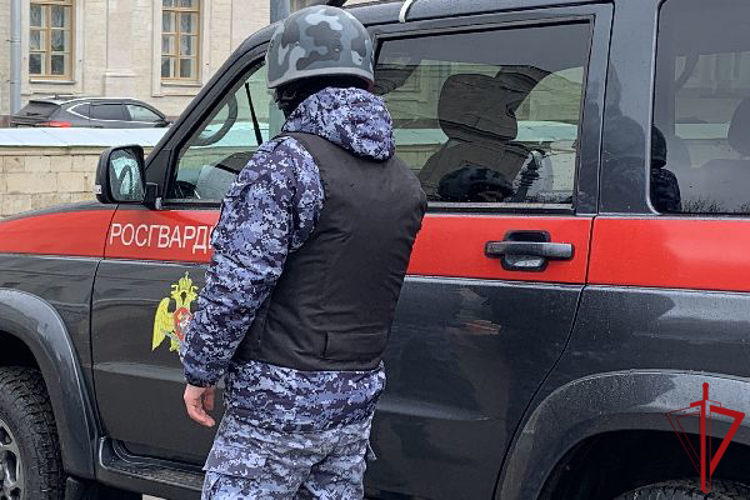 В Центральном районе наряд Росгвардии задержал подозреваемого в умышленном причинении вреда здоровью матери