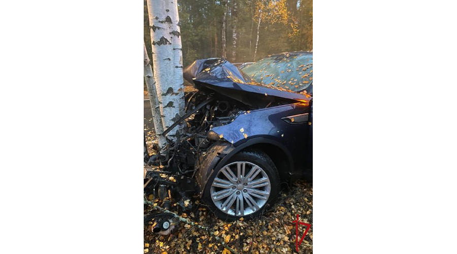 Росгвардейцы первыми оказались на месте серьезного ДТП в Курортном районе Петербурга и вызвали медиков