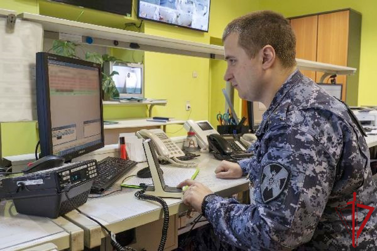 В Калининском районе наряд Росгвардии задержал правонарушителя, повредившего имущество отеля