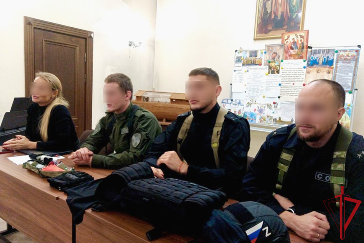 Сотрудники СОБР ГУ Росгвардии провели встречу с воспитанниками воскресной школы Казанского собора