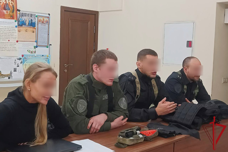 Сотрудники СОБР ГУ Росгвардии провели встречу с воспитанниками воскресной школы Казанского собора