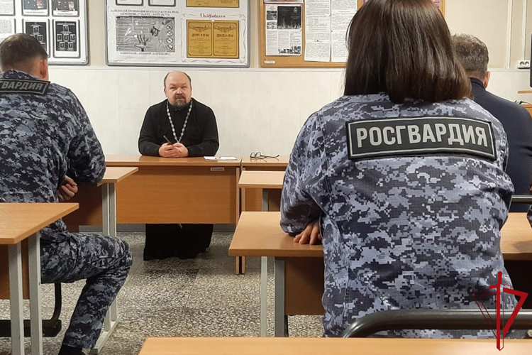 В Санкт-Петербурге и Ленинградской области росгвардейцы провели рабочие встречи с представителями традиционных религиозных конфессий