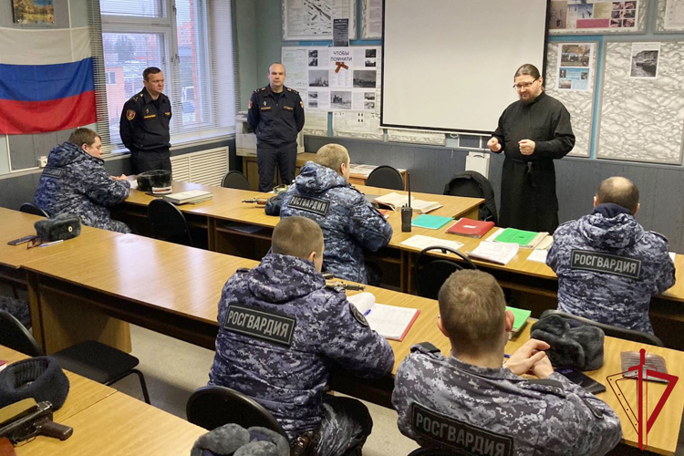 В Санкт-Петербурге и Ленинградской области росгвардейцы провели рабочие встречи с представителями традиционных религиозных конфессий