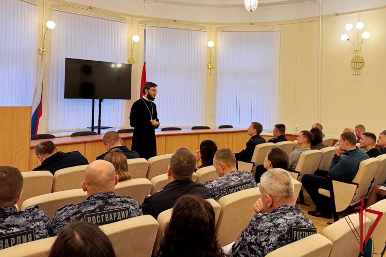 В Санкт-Петербурге и Ленинградской области росгвардейцы провели рабочие встречи с представителями традиционных религиозных конфессий