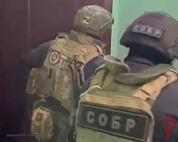 В Санкт-Петербурге при силовой поддержке СОБР Росгвардии задержаны наркоторговцы