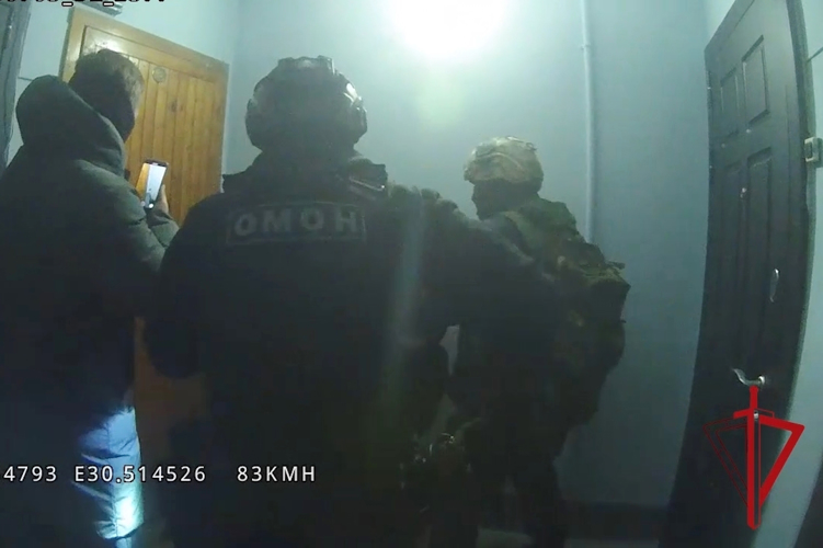 Сотрудники транспортного ОМОН Росгвардии оказали силовую поддержку в задержании гражданина, причастного к поджогу железнодорожного локомотива
