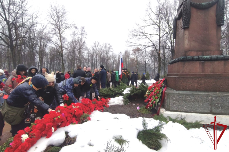 В Петербурге и Ленобласти представители Росгвардии почтили память погибших защитников и жителей блокадного Ленинграда