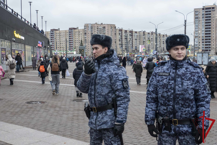 В Санкт-Петербурге сотрудники Росгвардии обеспечили безопасность во время проведения Губернаторской ёлки
