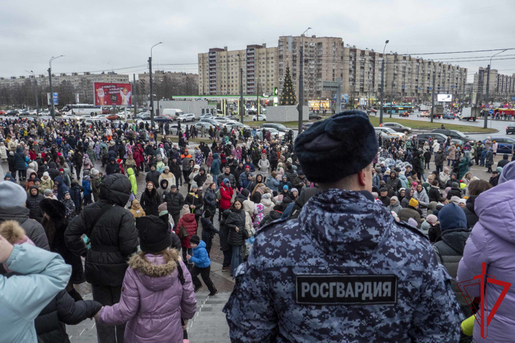 В Санкт-Петербурге сотрудники Росгвардии обеспечили безопасность во время проведения Губернаторской ёлки