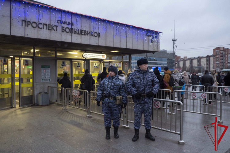 В Санкт-Петербурге сотрудники Росгвардии обеспечили безопасность во время проведения Губернаторской ёлки