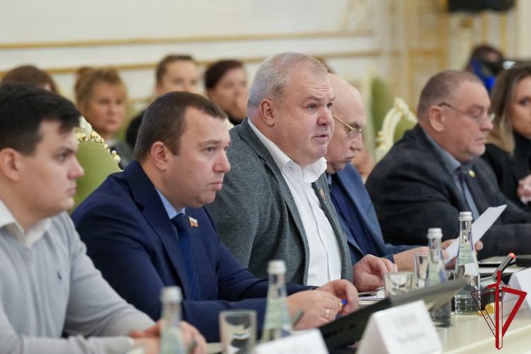 В Санкт-Петербурге представитель Росгвардии принял участие в заседании оргкомитета акции памяти павших воинов России «Дни белых журавлей»