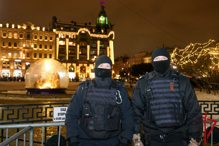 В Санкт-Петербурге и Ленинградской области сотрудники Росгвардии обеспечили правопорядок в Рождество Христово