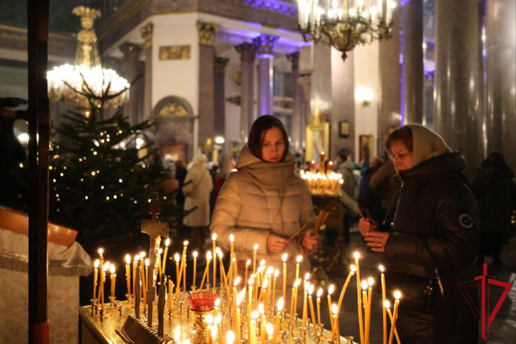 В Санкт-Петербурге и Ленинградской области сотрудники Росгвардии обеспечили правопорядок в Рождество Христово