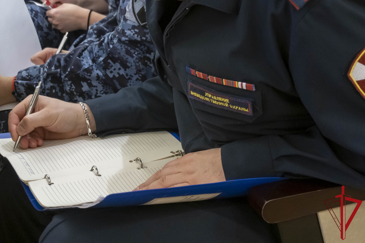 В подразделениях вневедомственной охраны Росгвардии Санкт-Петербурга и Ленобласти приступили к зимнему периоду подготовки