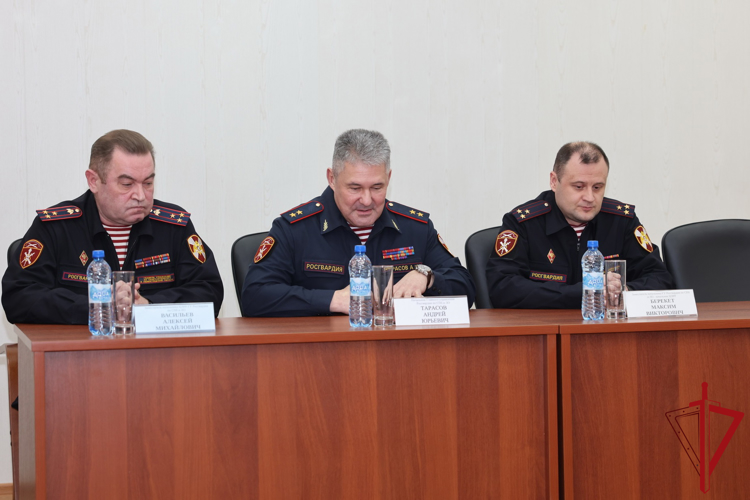 В Центре лицензионно-разрешительной работы ГУ Росгвардии прошло торжественное собрание, посвященное дню образования службы  