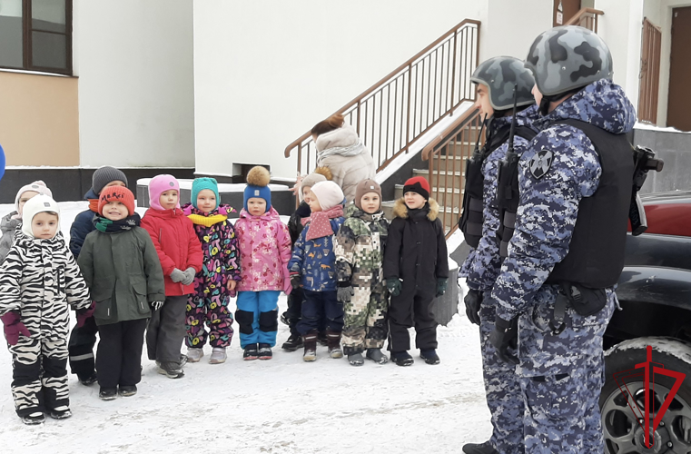Росгвардейцы провели в дошкольных учреждениях мероприятия, посвященные Дню защитника Отечества
