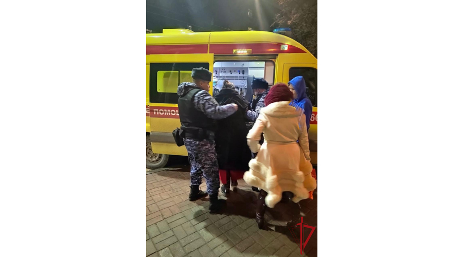 В Выборгском районе наряд Росгвардии оказали помощь женщине, потерявшей сознание