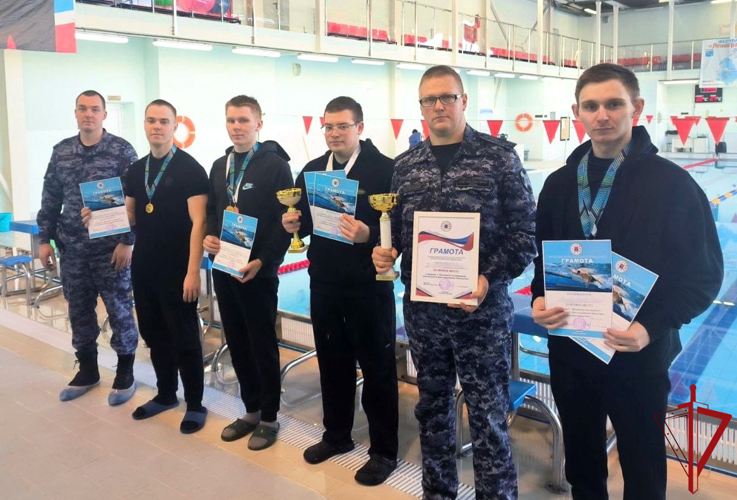 В Приозерске сотрудники Росгвардии стали победителями чемпионата по плаванию, посвященного Дню защитника Отечества