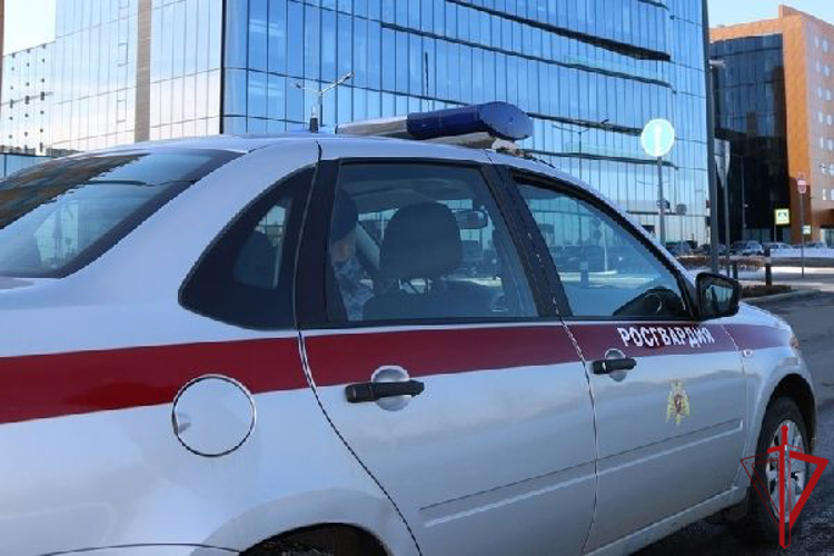 В Невском районе наряд Росгвардии задержал двоих граждан, проникших на крышу самого высокого жилого здания Петербурга
