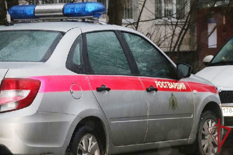 В Калининском районе сотрудники Росгвардии задержали правонарушителя, находящегося в федеральном розыске  