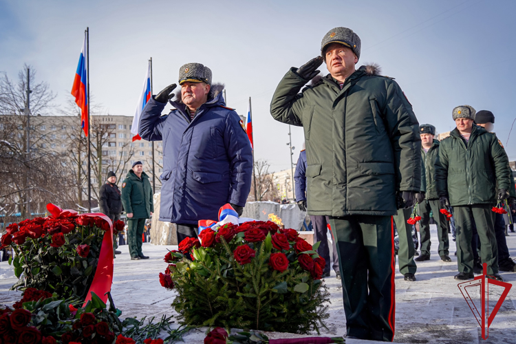 В Санкт-Петербурге росгвардейцы почтили память россиян, исполнявших служебный долг за пределами Отечества