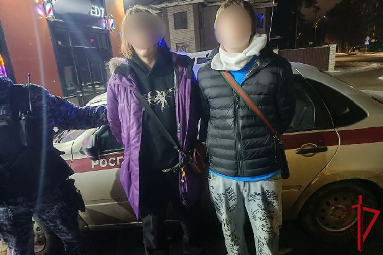 Во Всеволожске наряд Росгвардии задержал двух грабителей, нанесших ножевое ранение работнице супермаркета