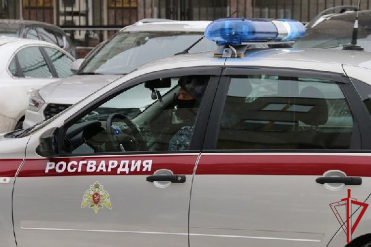 В Красногвардейском районе наряд Росгвардии задержал посетителя спортзала, избившего мужчину, с которым не поделил тренажер