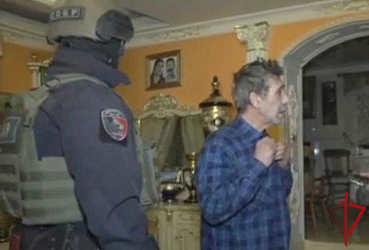 В Ленинградской области сотрудники СОБР Росгвардии обеспечили проведение антинаркотического рейда