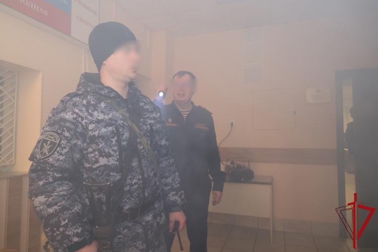В Главном управлении Росгвардии прошло пожарно-тактическое занятие с участием сотрудников МЧС