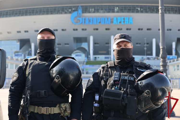 В Санкт-Петербурге подразделения Росгвардии обеспечили правопорядок во время футбольного матча «Зенит» – «Ростов»