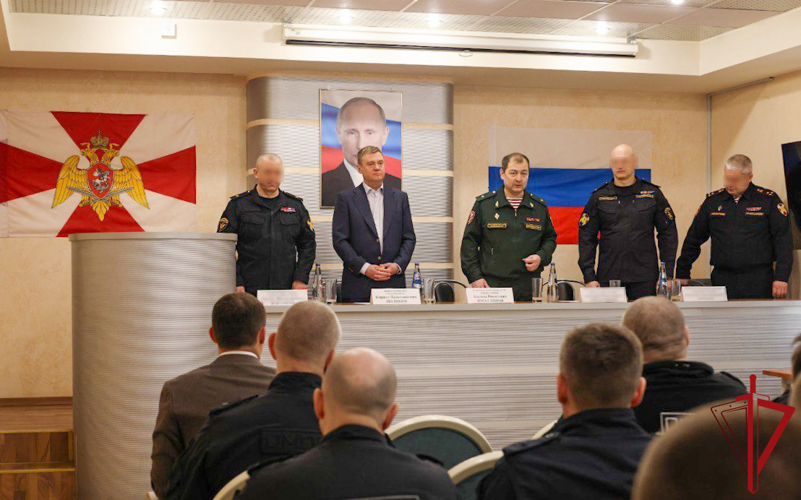 Вице-губернатор Санкт-Петербурга посетил базу расположения ОМОН "Бастион" Росгвардии