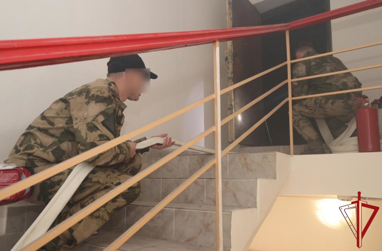 В Главном управлении Росгвардии прошло пожарно-тактическое занятие с участием сотрудников МЧС