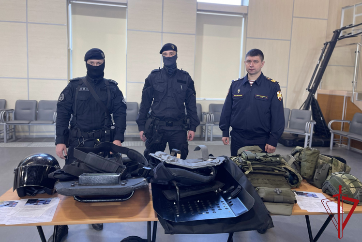 В Сестрорецке представители Росгвардии приняли участие во Всероссийском месячнике антинаркотической направленности 