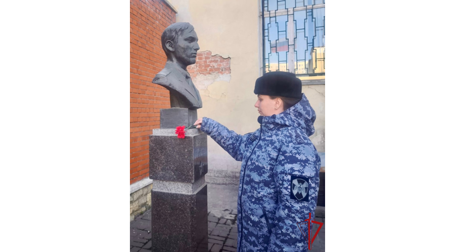 Представители Росгвардии почтили память Григория Гарбара, погибшего при исполнении служебного долга 