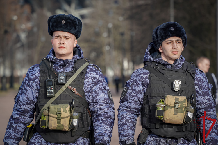 Подразделения Росгвардии обеспечили правопорядок при проведении хоккейного матча