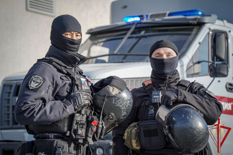 Подразделения Росгвардии обеспечили правопорядок при проведении хоккейного матча
