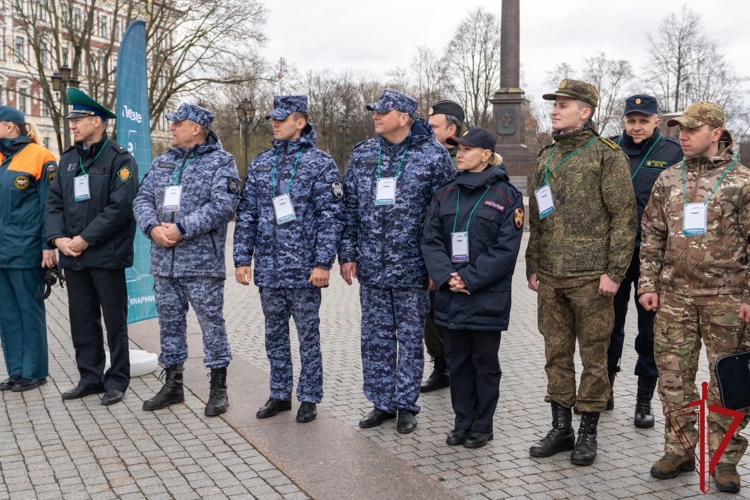 В Выборге представители Росгвардии приняли участие в проведении военно-патриотической игры "Зарница" для младших школьников