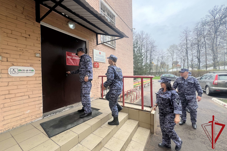 В Санкт-Петербурге сотрудники Росгвардии сдали кровь для пациентов медицинских учреждений