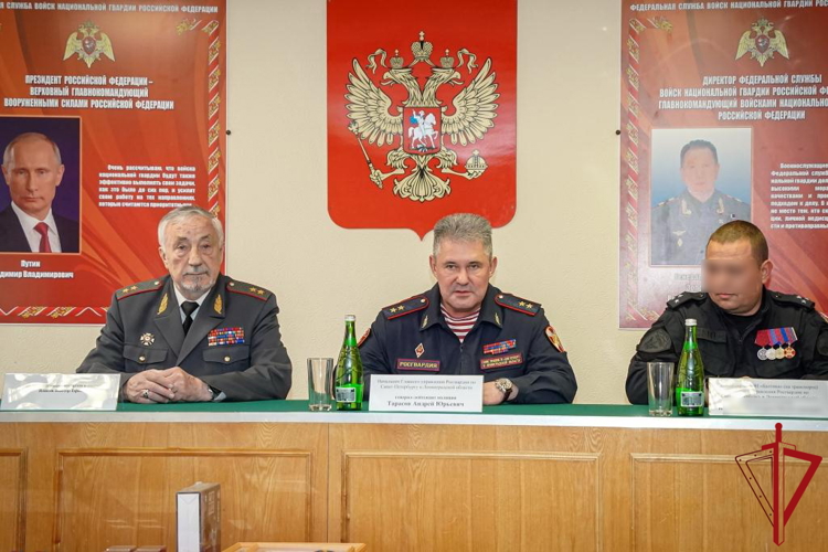 В Санкт-Петербурге поздравили ОМОН «Балтика» (на транспорте) Росгвардии с 32-летием со дня образования