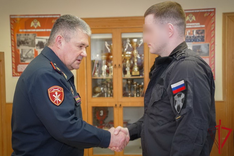 В Санкт-Петербурге поздравили ОМОН «Балтика» (на транспорте) Росгвардии с 32-летием со дня образования