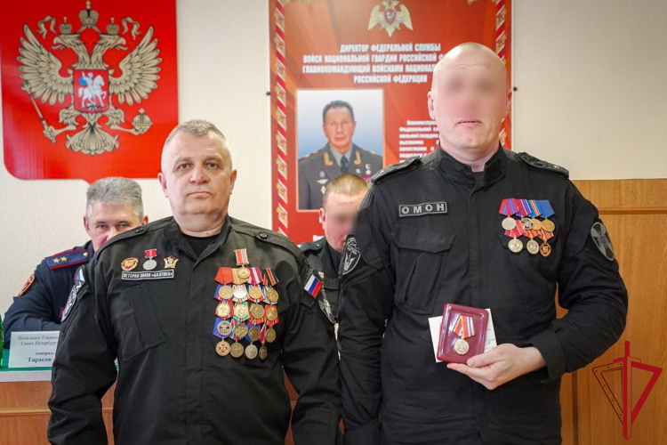 В Санкт-Петербурге поздравили ОМОН «Балтика» (на транспорте) Росгвардии с 32-летием со дня образования